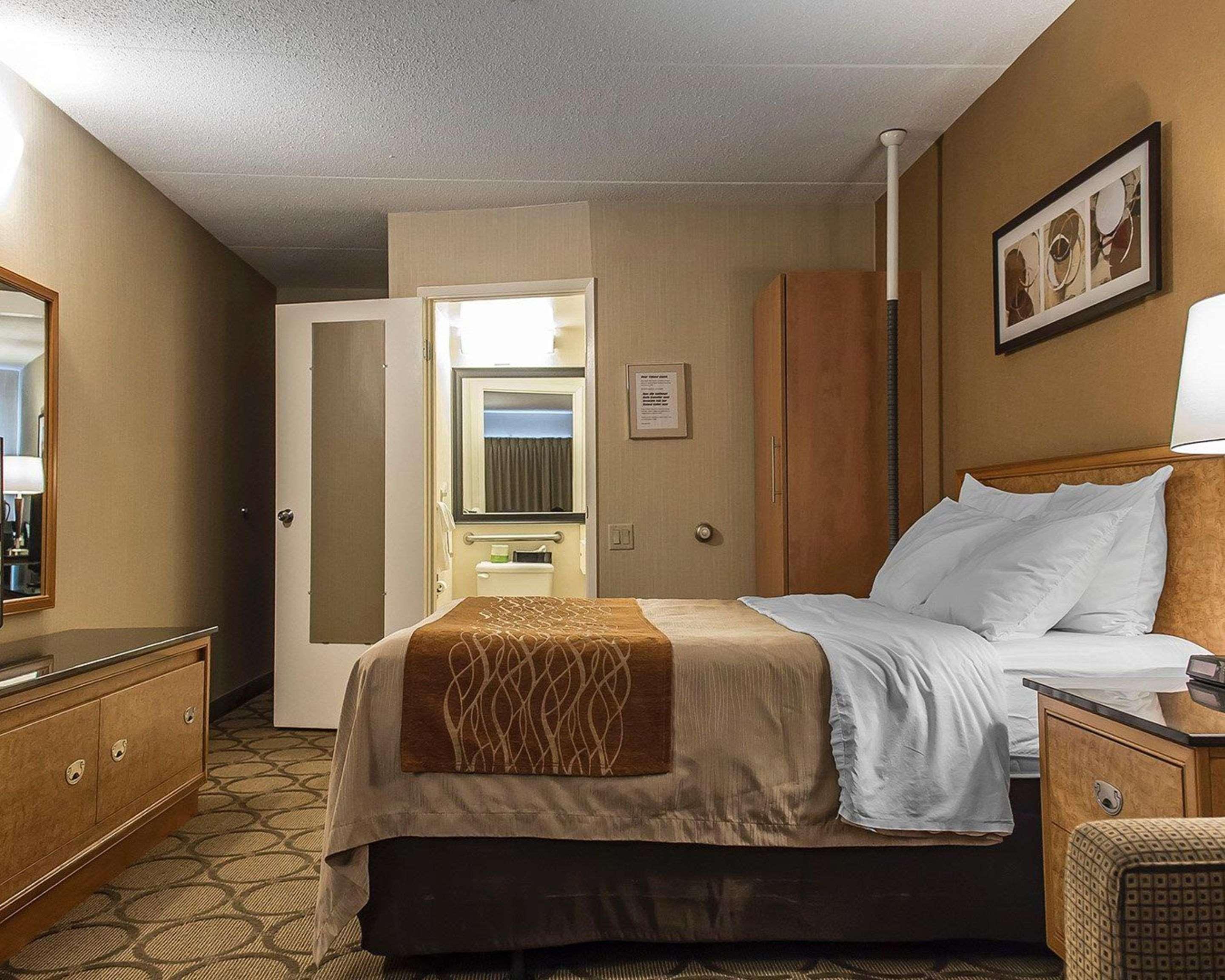 Comfort Inn Hwy 401 Kingston Ngoại thất bức ảnh