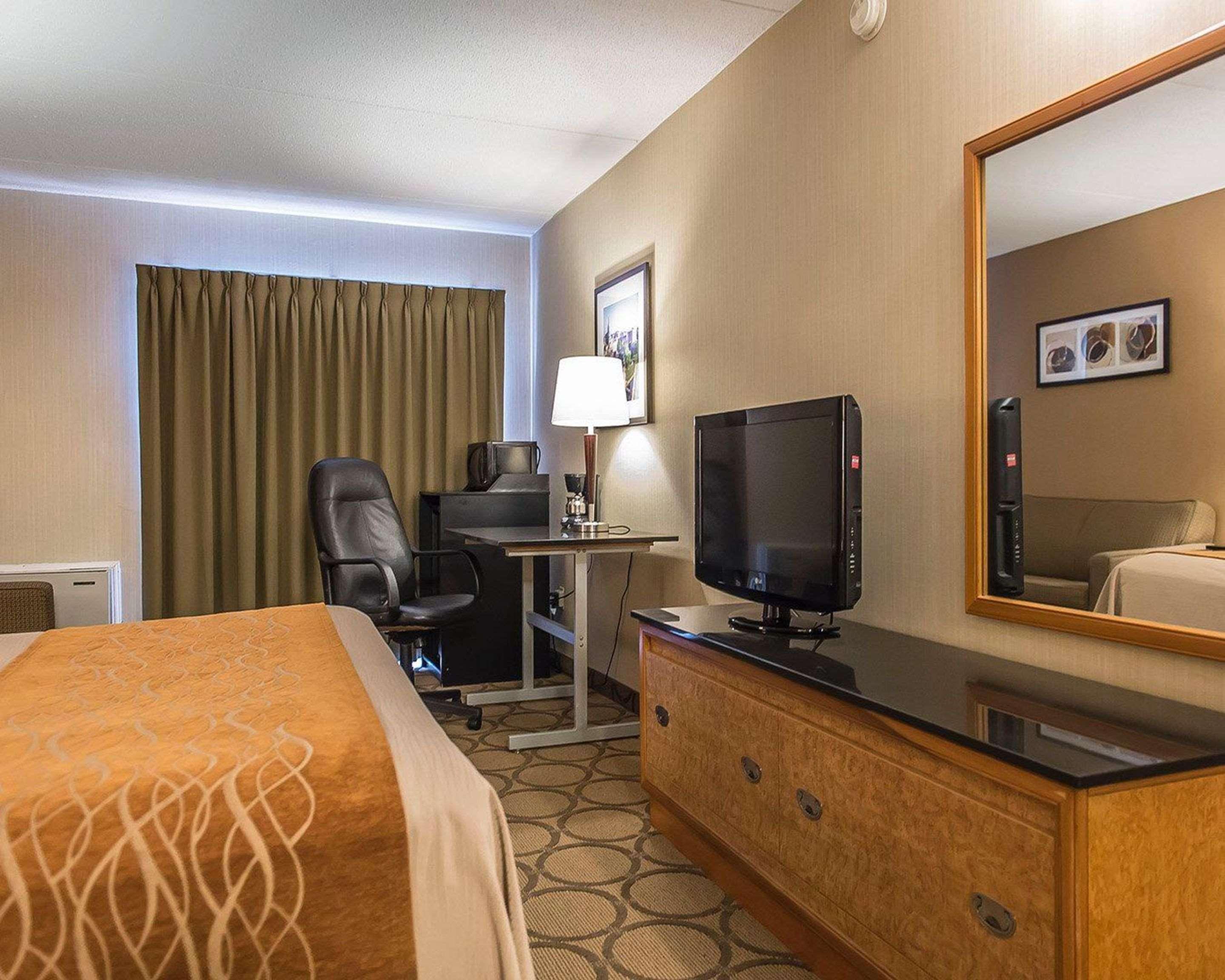 Comfort Inn Hwy 401 Kingston Ngoại thất bức ảnh