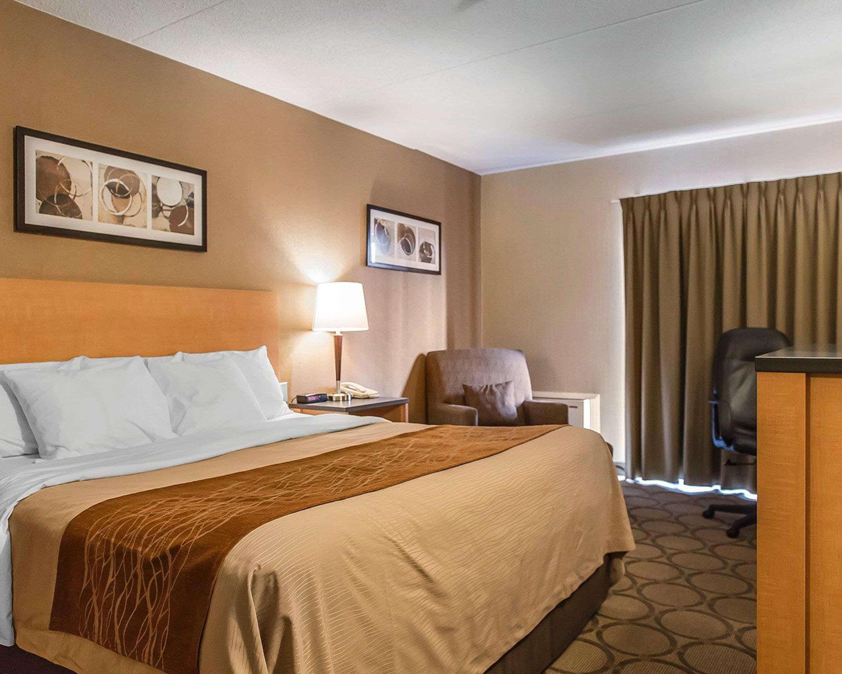 Comfort Inn Hwy 401 Kingston Ngoại thất bức ảnh