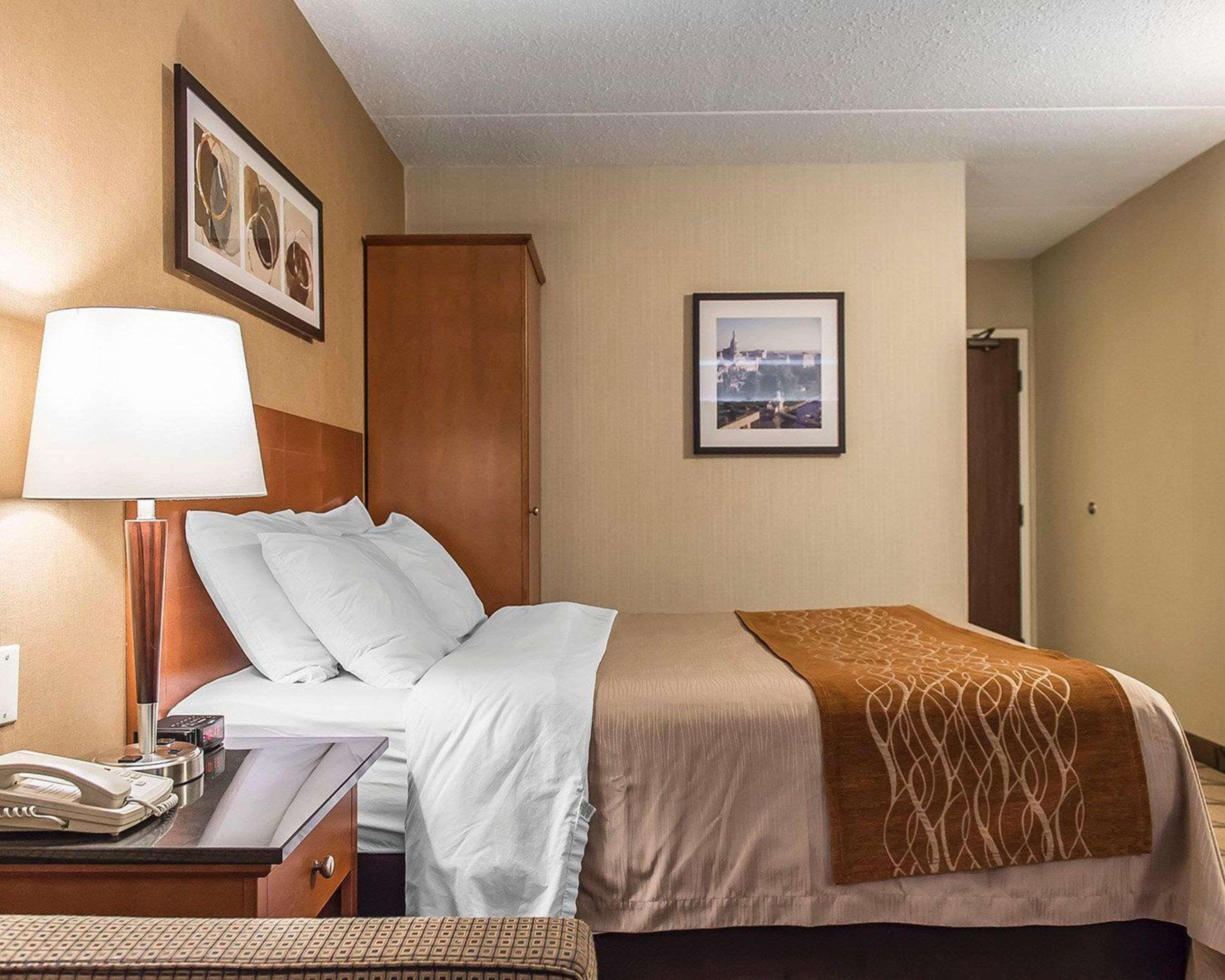 Comfort Inn Hwy 401 Kingston Ngoại thất bức ảnh