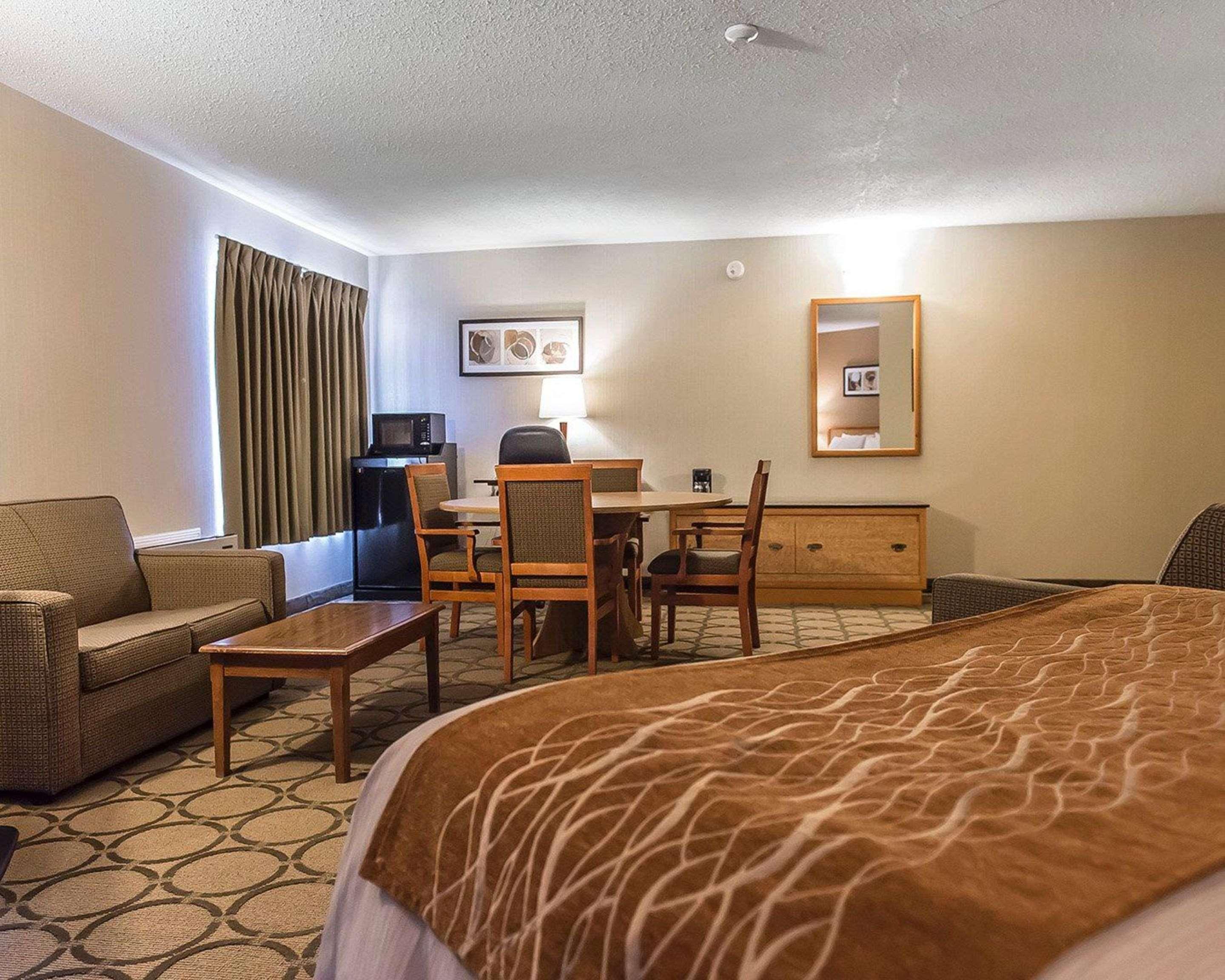 Comfort Inn Hwy 401 Kingston Ngoại thất bức ảnh