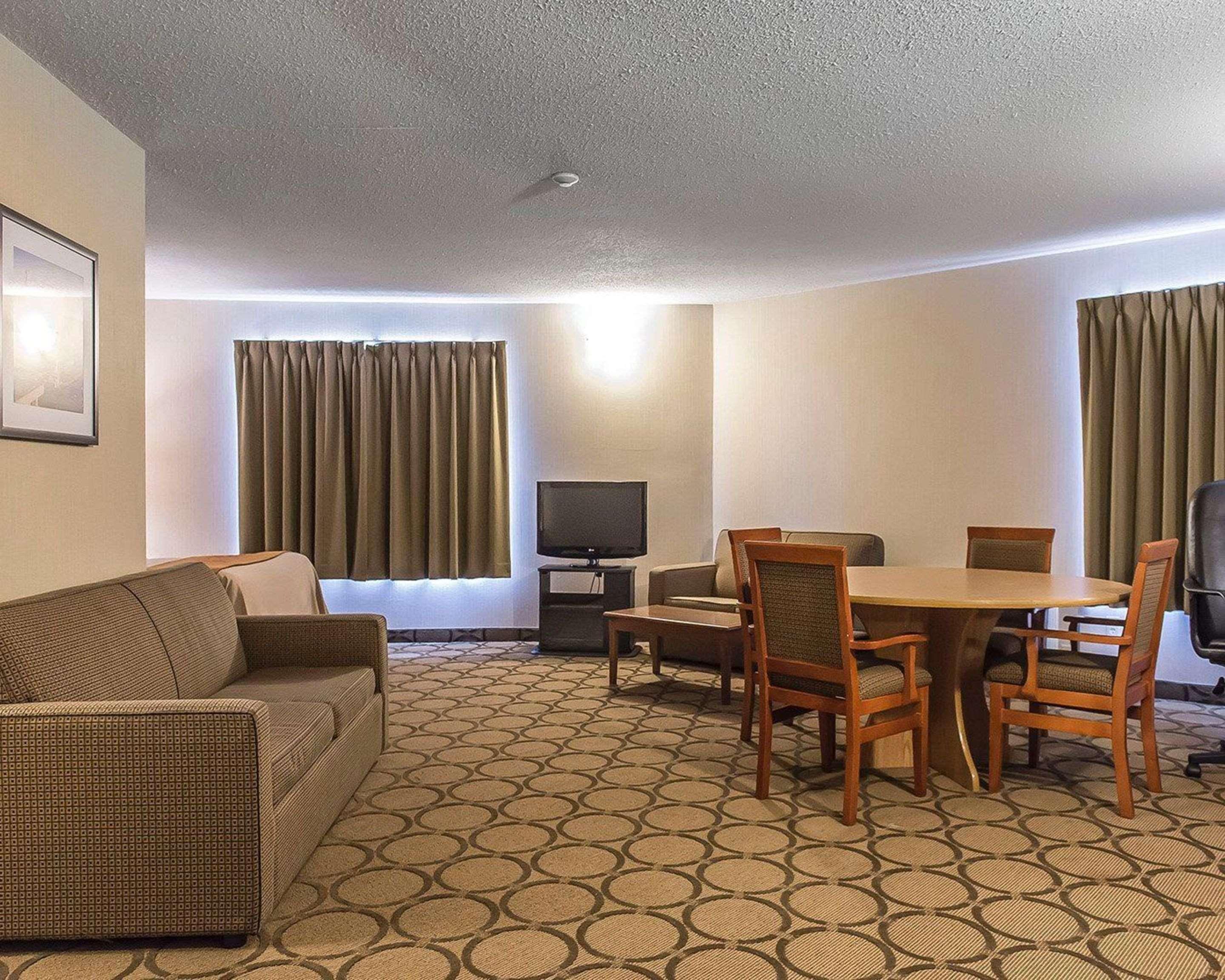 Comfort Inn Hwy 401 Kingston Ngoại thất bức ảnh