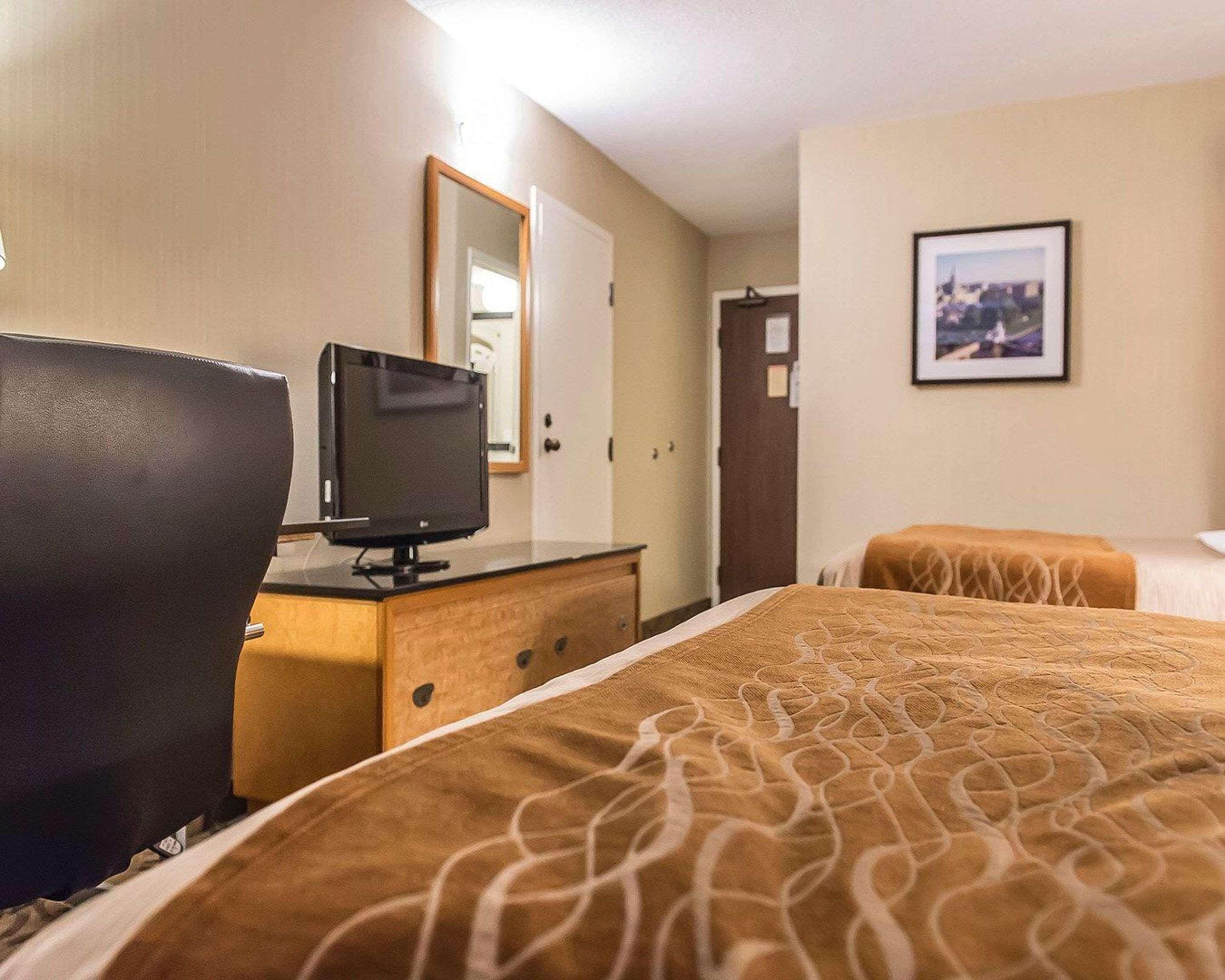 Comfort Inn Hwy 401 Kingston Ngoại thất bức ảnh