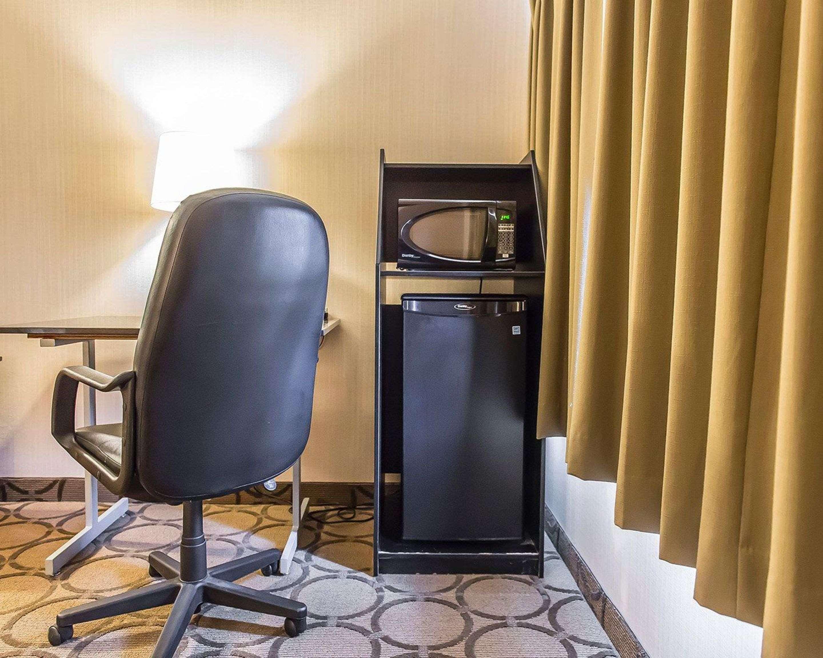 Comfort Inn Hwy 401 Kingston Ngoại thất bức ảnh