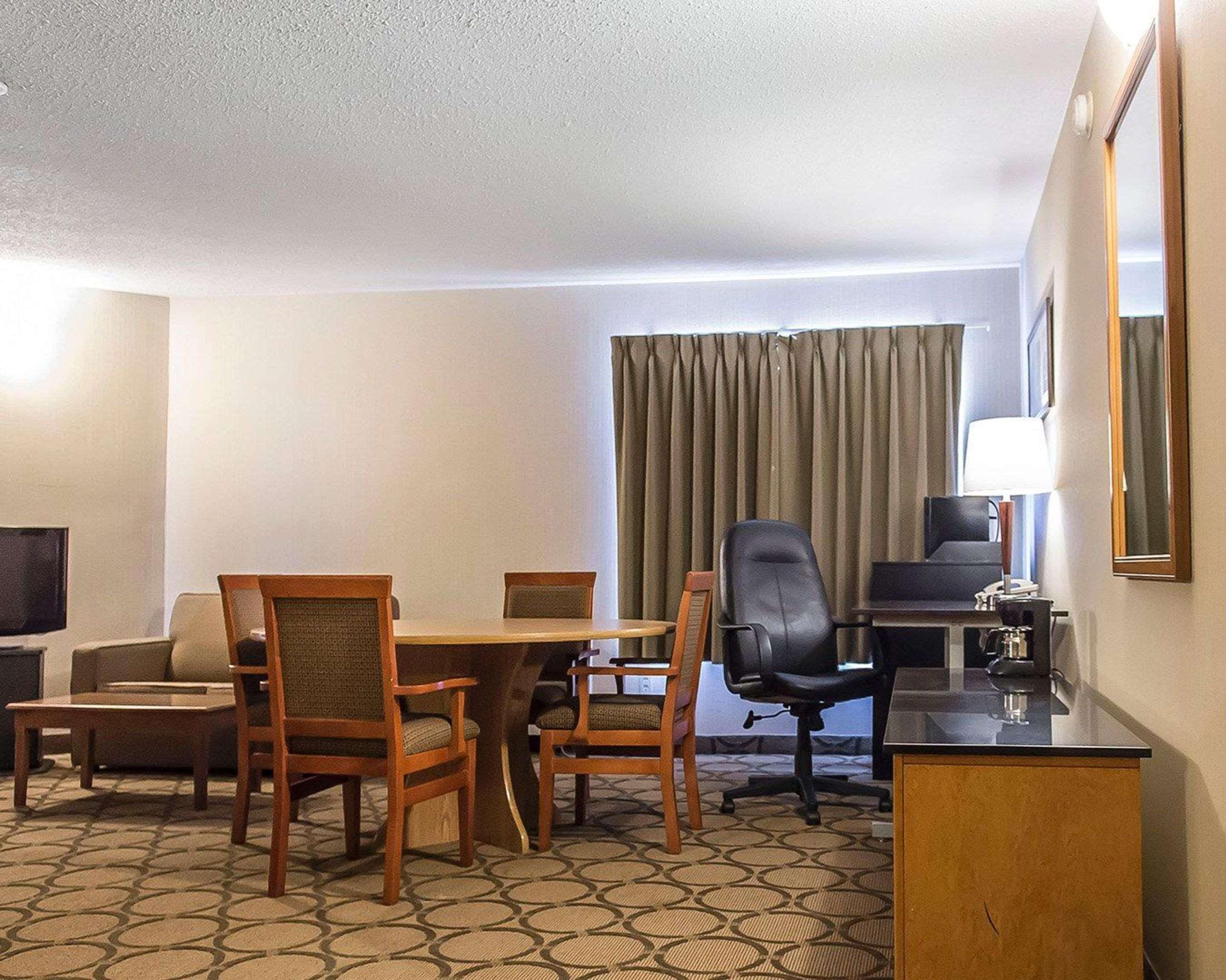 Comfort Inn Hwy 401 Kingston Ngoại thất bức ảnh