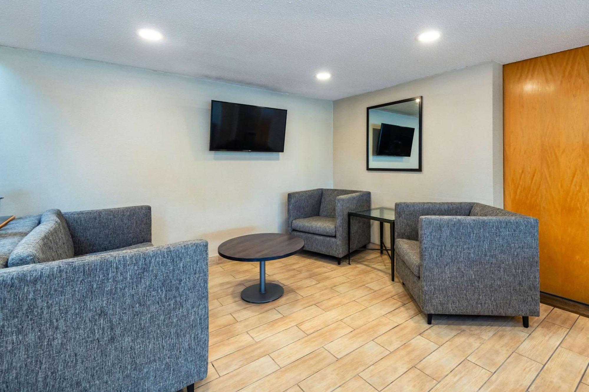 Comfort Inn Hwy 401 Kingston Ngoại thất bức ảnh