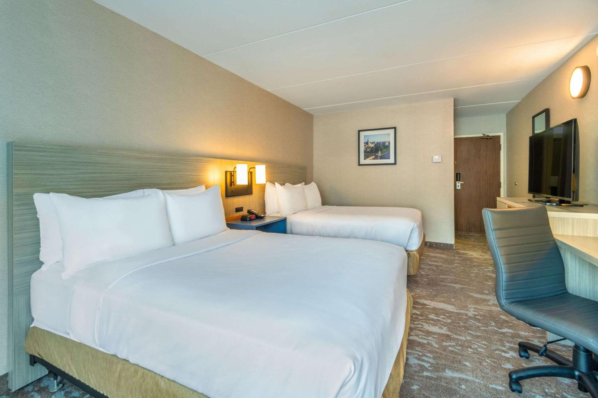 Comfort Inn Hwy 401 Kingston Ngoại thất bức ảnh
