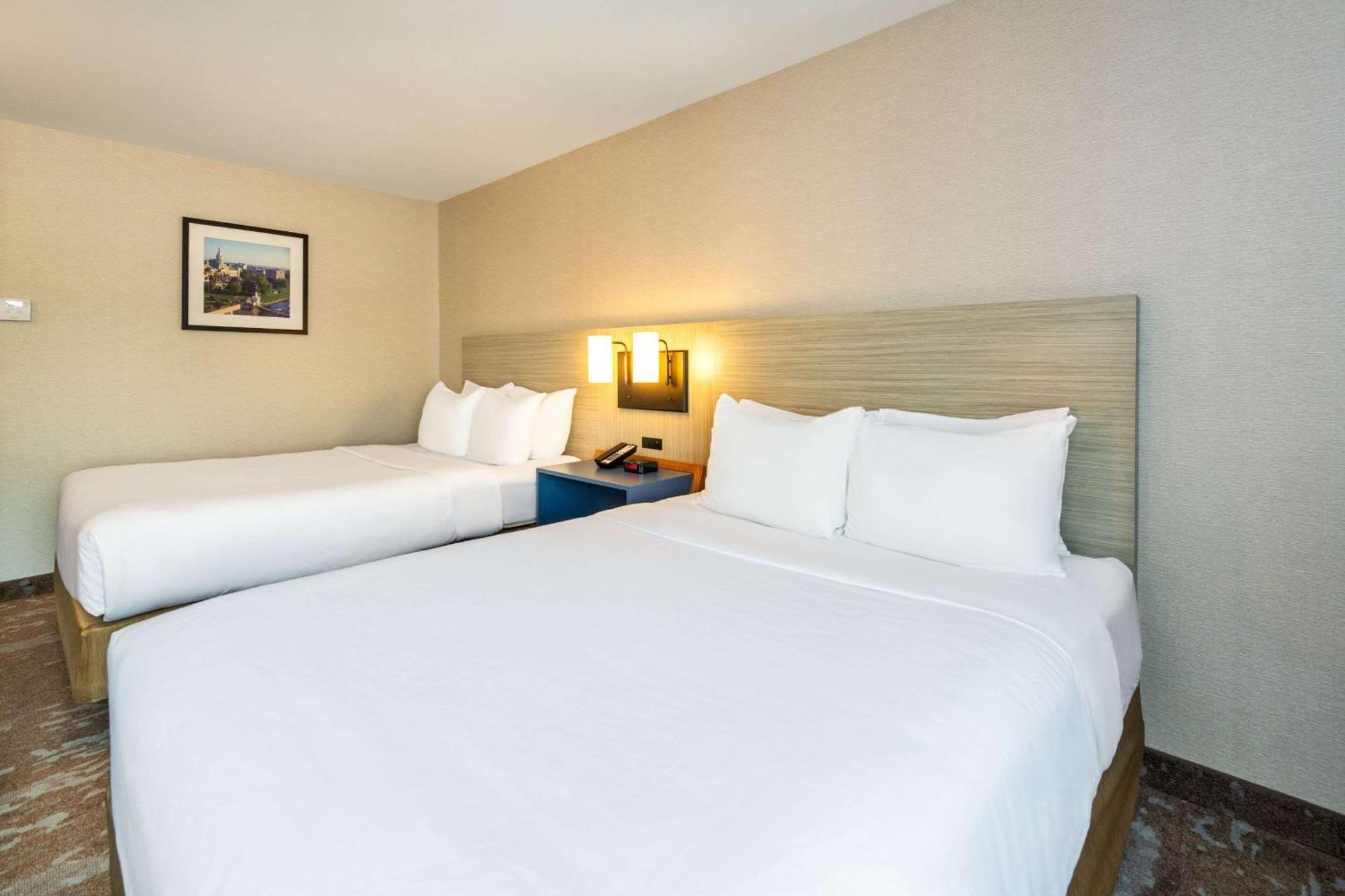 Comfort Inn Hwy 401 Kingston Ngoại thất bức ảnh