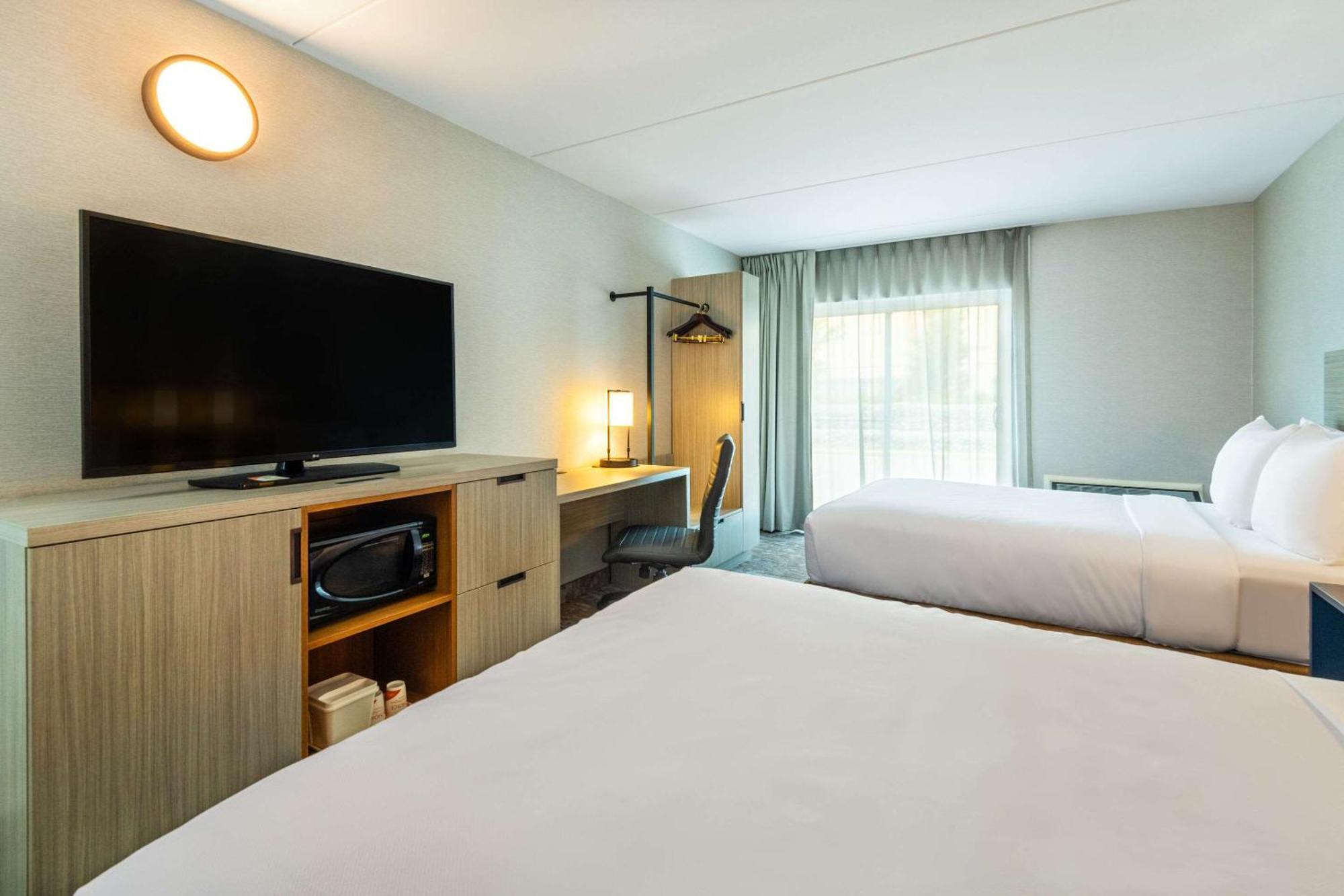 Comfort Inn Hwy 401 Kingston Ngoại thất bức ảnh