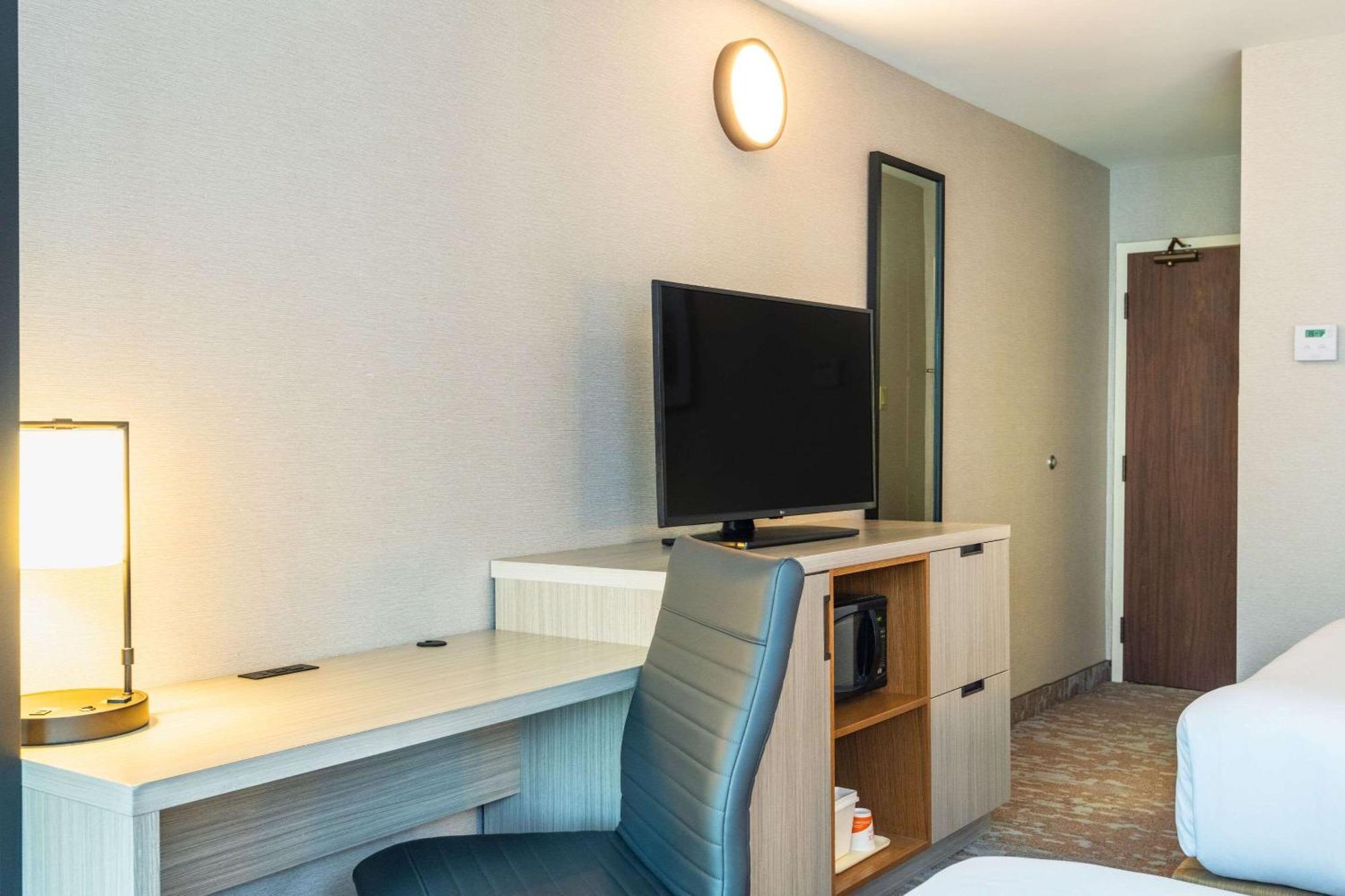 Comfort Inn Hwy 401 Kingston Ngoại thất bức ảnh