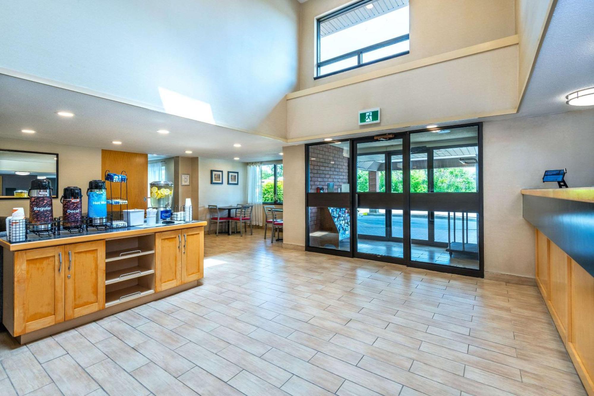 Comfort Inn Hwy 401 Kingston Ngoại thất bức ảnh
