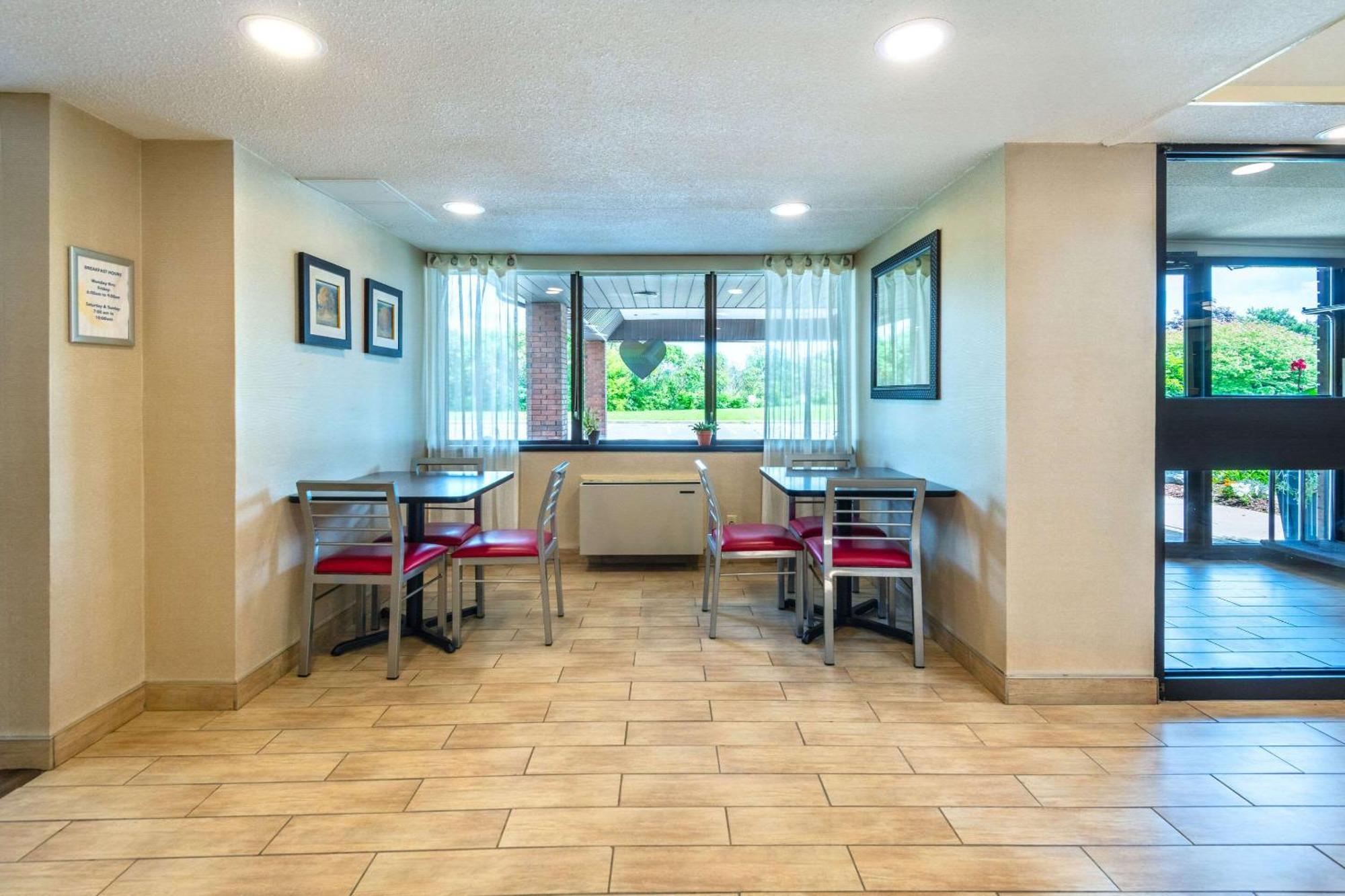 Comfort Inn Hwy 401 Kingston Ngoại thất bức ảnh