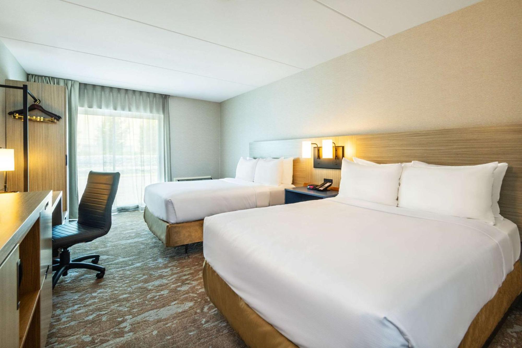 Comfort Inn Hwy 401 Kingston Ngoại thất bức ảnh