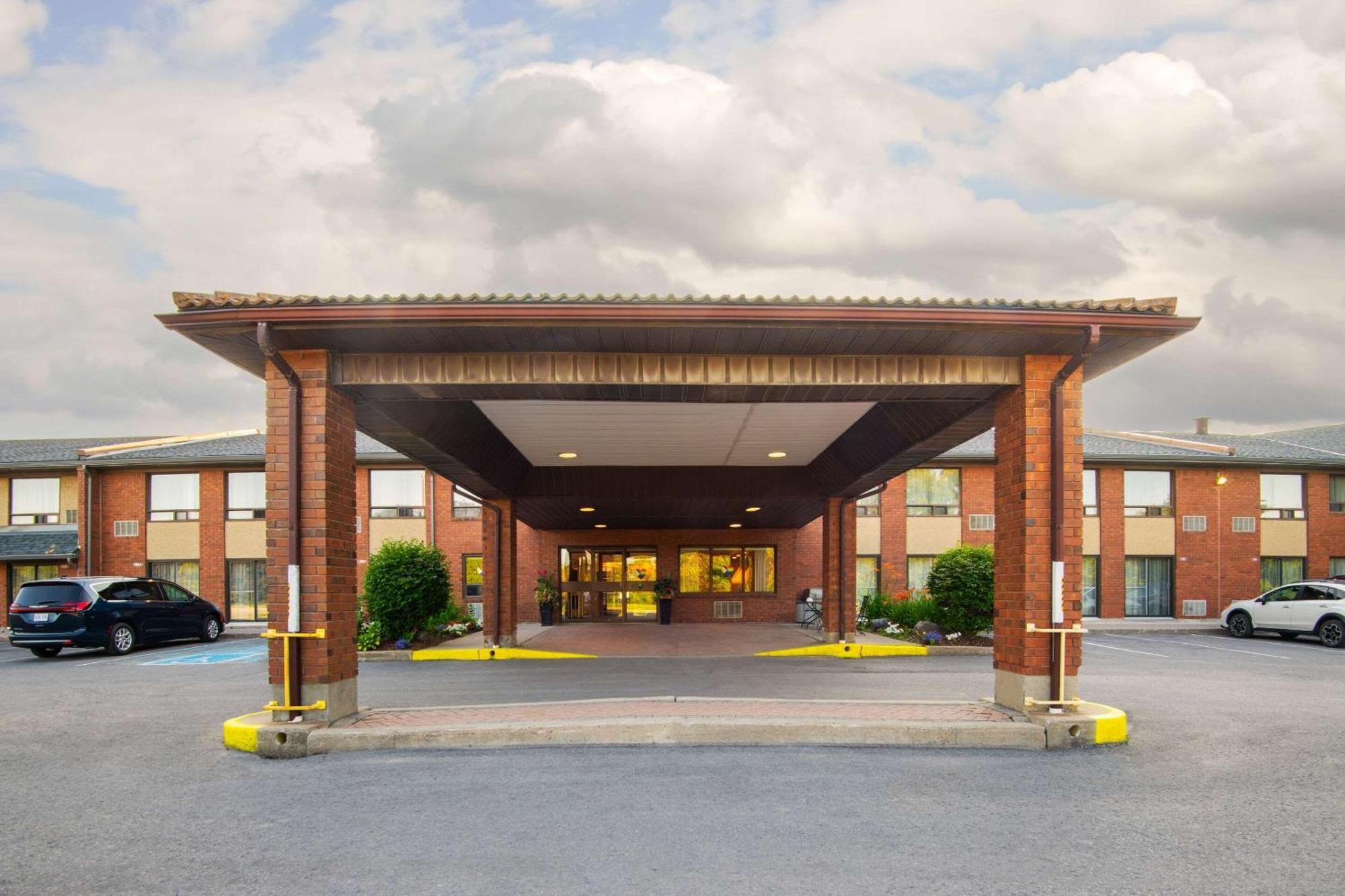 Comfort Inn Hwy 401 Kingston Ngoại thất bức ảnh